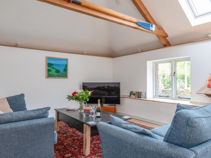 Swallows Barn, Dartmouth, Devon. Smart TV. Near a National Park. Off-road parking. Pet-free. Garden.