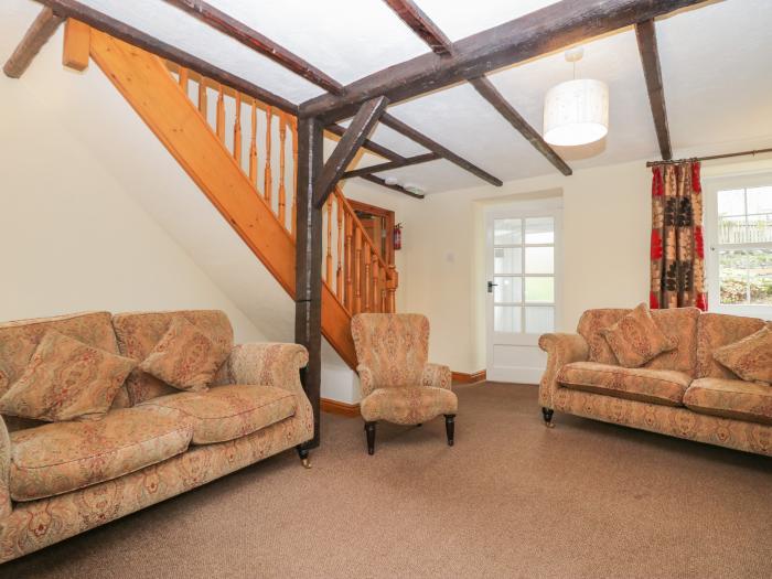 Riverside Cottage No 4, in Keswick, Cumbria. Off-road parking, in National Park, pet-friendly, 3-bed