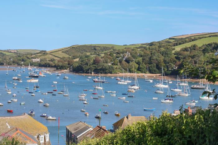 18 Robinsons Row, in Salcombe, Devon. Close to amenities. Central location. In the South Devon AONB.