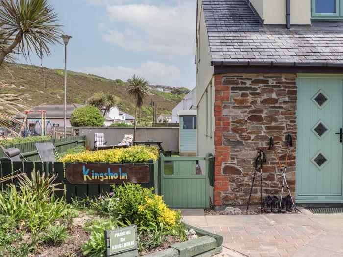 Kingsholm, Porthtowan, Cornwall. Three-bed, off-road parking, close to beach and amenities, parking.