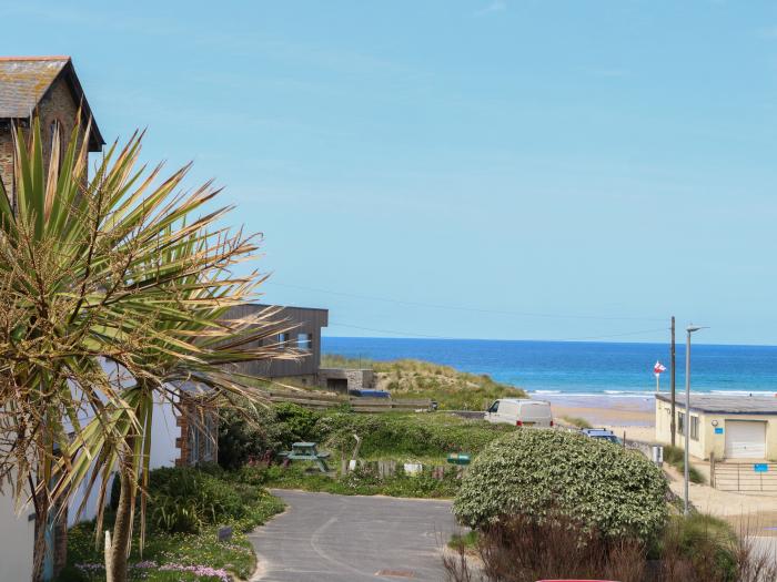 Kingsholm, Porthtowan, Cornwall. Three-bed, off-road parking, close to beach and amenities, parking.