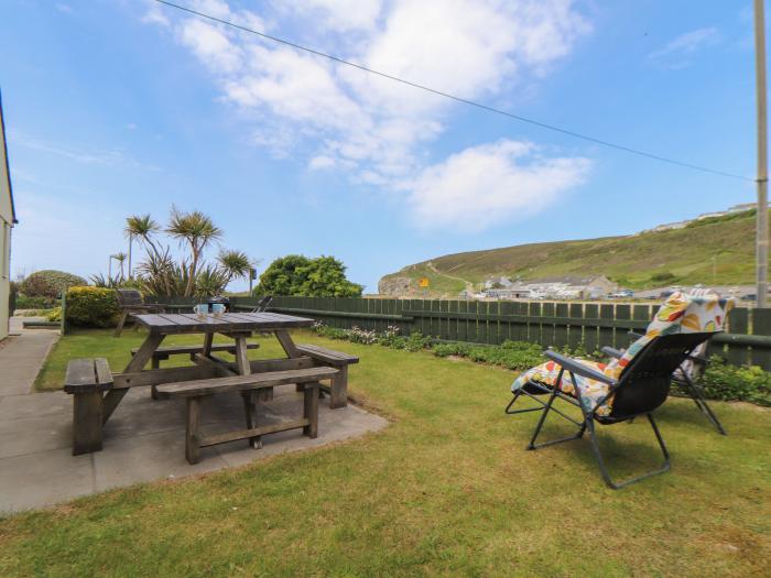 Kingsholm, Porthtowan, Cornwall. Three-bed, off-road parking, close to beach and amenities, parking.