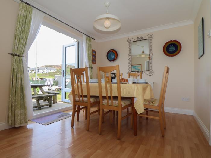 Kingsholm, Porthtowan, Cornwall. Three-bed, off-road parking, close to beach and amenities, parking.