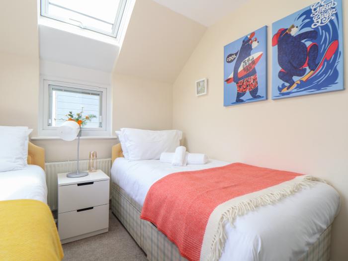 Kingsholm, Porthtowan, Cornwall. Three-bed, off-road parking, close to beach and amenities, parking.