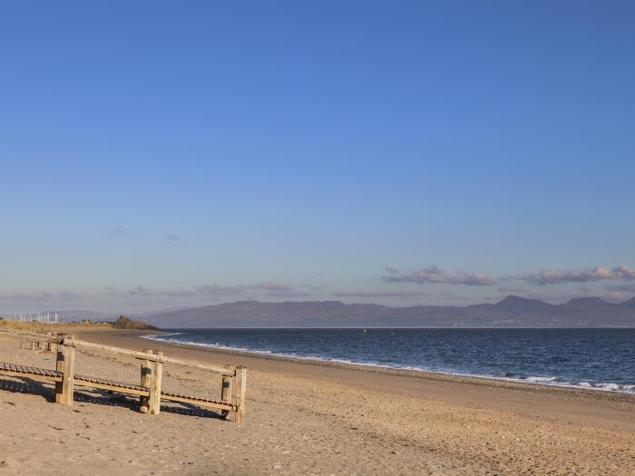 Yr Hen Fecws, Pwllheli, Wales. Grade II listed property. Close to a beach, pub and convenience store