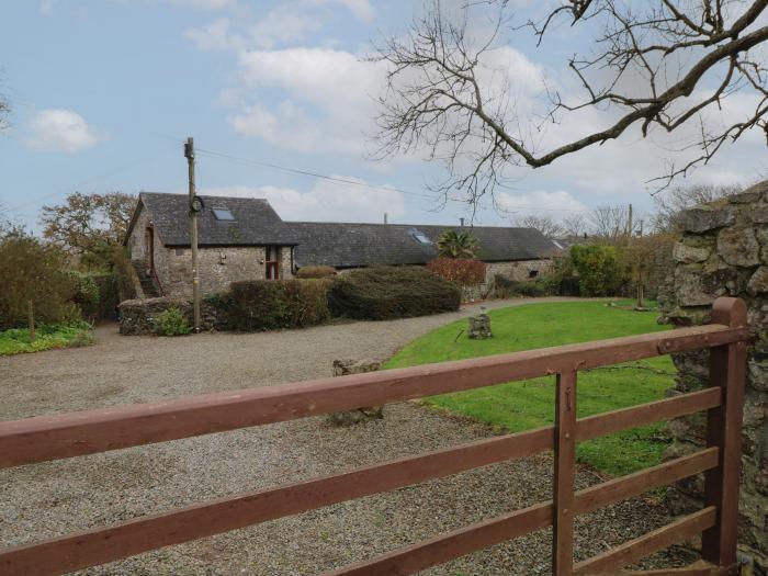 Coach House nr Broad Haven, Pembrokeshire. Beach nearby. Close to Pembrokeshire Coast National Park.