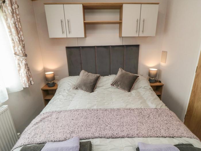 Lodge 7 - Seabreeze Retreat, Bridlington, East Riding of Yorkshire, Near a National Park, Open plan.