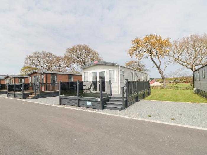 Lodge 7 - Seabreeze Retreat, Bridlington, East Riding of Yorkshire, Near a National Park, Open plan.