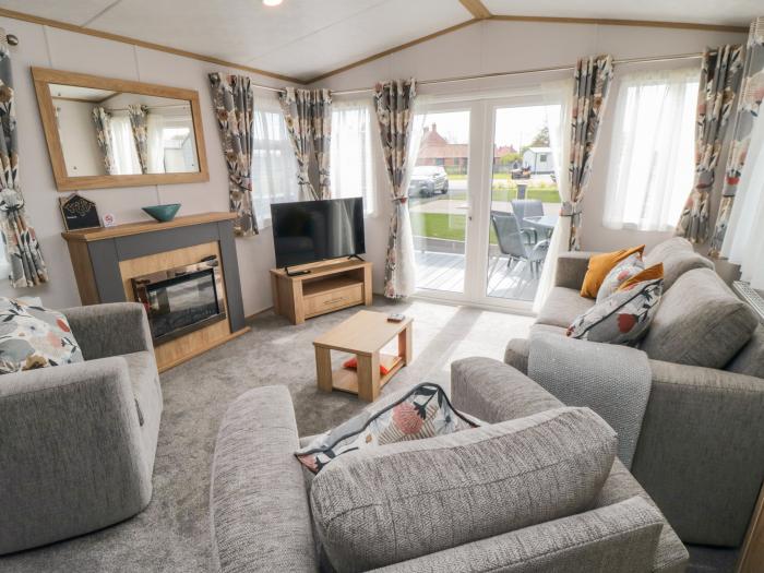 Lodge 7 - Seabreeze Retreat, Bridlington, East Riding of Yorkshire, Near a National Park, Open plan.