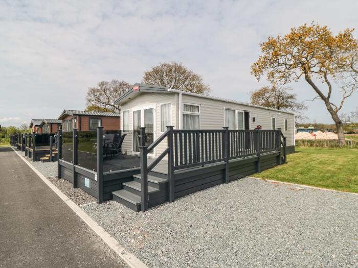 Lodge 7 - Seabreeze Retreat, Bridlington, East Riding of Yorkshire, Near a National Park, Open plan.