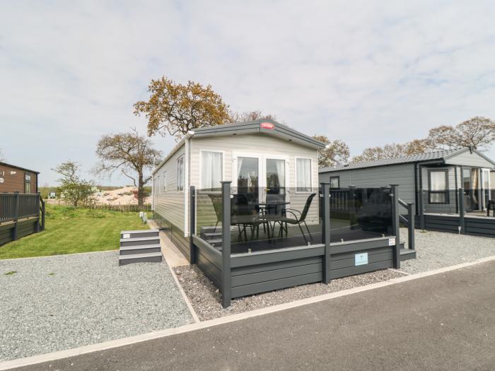 Lodge 7 - Seabreeze Retreat, Bridlington, East Riding of Yorkshire, Near a National Park, Open plan.