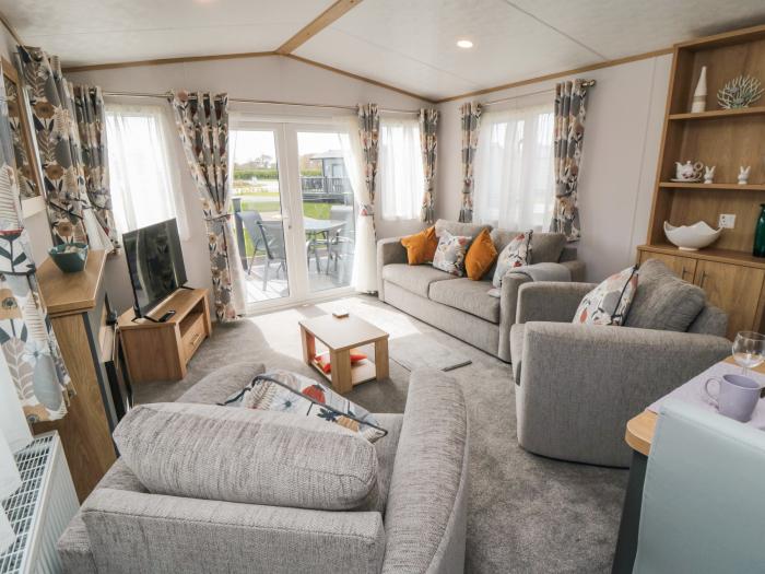 Lodge 7 - Seabreeze Retreat, Bridlington, East Riding of Yorkshire, Near a National Park, Open plan.