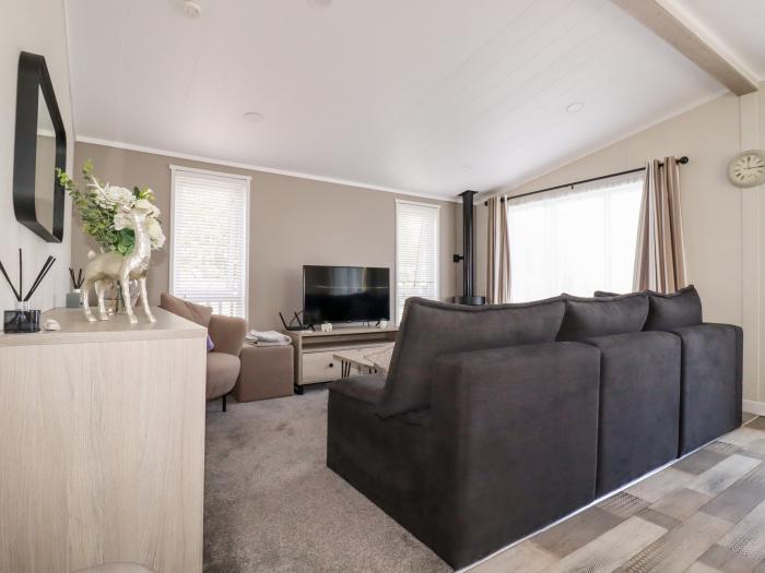 63 The Maples, Hewas Water near Sticker, Cornwall. Smart TV. Electric fire. Off-road parking. 2 bed.