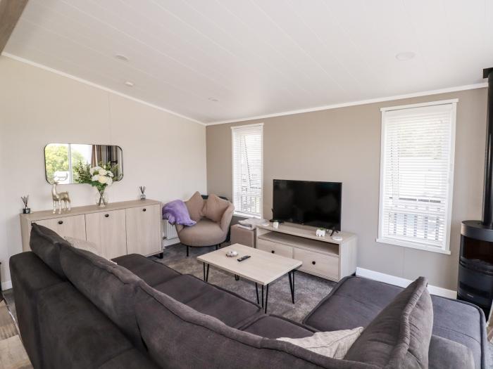 63 The Maples, Hewas Water near Sticker, Cornwall. Smart TV. Electric fire. Off-road parking. 2 bed.