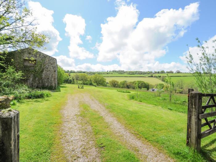 Sherwell Farm Cottage Sherwell near Drakewalls, Cornwall, off-road parking, countryside, in an AONB.