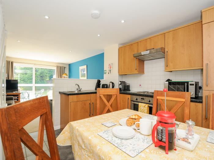 64 is in St Columb Road Cornwall. Off-road parking. On-site facilities. Close to amenities. Smart TV