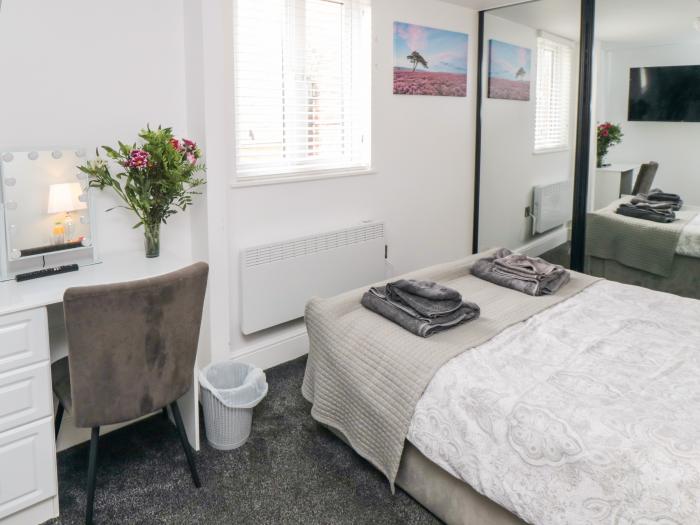 Tower Apartment in Whitby, North Yorkshire. First-floor apartment near amenities and beach. Stylish.