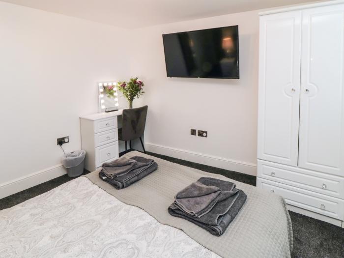 Tower Apartment in Whitby, North Yorkshire. First-floor apartment near amenities and beach. Stylish.