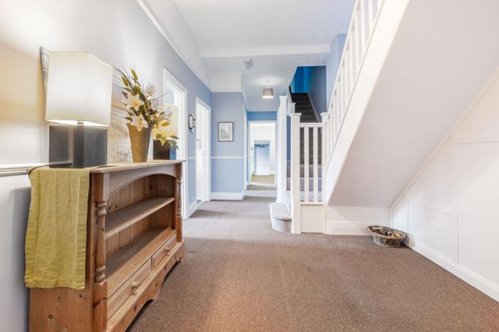 South Bay Beach House, Bridlington, East Yorkshire. Eight-bedroom home near the beach. Pet-friendly.