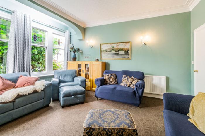 South Bay Beach House, Bridlington, East Yorkshire. Eight-bedroom home near the beach. Pet-friendly.