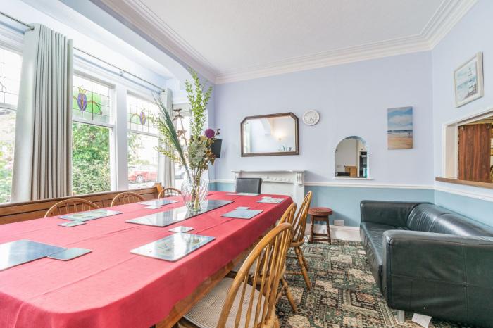 South Bay Beach House, Bridlington, East Yorkshire. Eight-bedroom home near the beach. Pet-friendly.