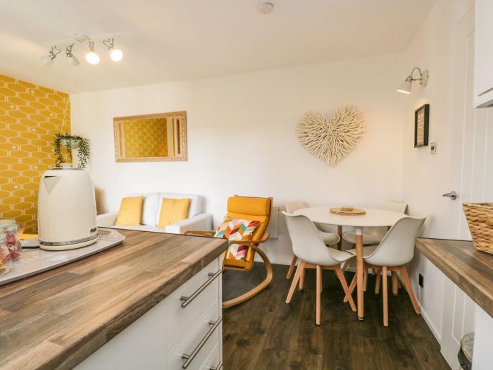 High Rigg Apartment, Bowness-On-Windermere, Lake District National Park, Second-floor, Open plan, TV