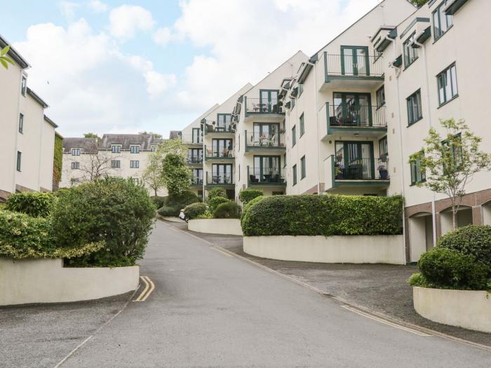 High Rigg Apartment, Bowness-On-Windermere, Lake District National Park, Second-floor, Open plan, TV