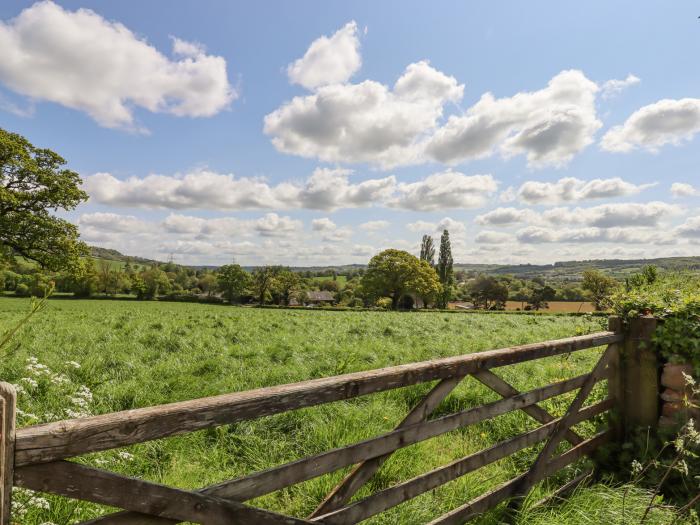 Rose Cottage at Treaslake Farm near Honiton, Devon. 2 bedrooms. Pet-friendly. Child-friendly. Rural.