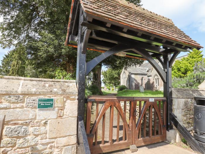 Rose Cottage at Treaslake Farm near Honiton, Devon. 2 bedrooms. Pet-friendly. Child-friendly. Rural.