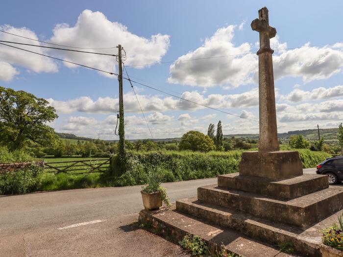 Rose Cottage at Treaslake Farm near Honiton, Devon. 2 bedrooms. Pet-friendly. Child-friendly. Rural.