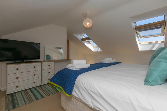 Skysail, Carbis Bay, Cornwall. Duplex apartment. Sea views. Smart TV with Sky. Beach close by. WiFi.