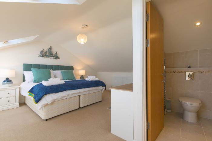 Skysail, Carbis Bay, Cornwall. Duplex apartment. Sea views. Smart TV with Sky. Beach close by. WiFi.