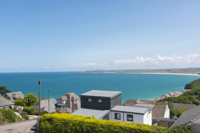 Skysail, Carbis Bay, Cornwall. Duplex apartment. Sea views. Smart TV with Sky. Beach close by. WiFi.