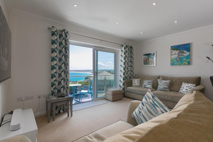 Skysail, Carbis Bay, Cornwall. Duplex apartment. Sea views. Smart TV with Sky. Beach close by. WiFi.