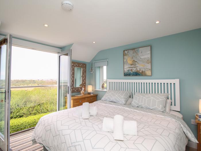 Blue Waters in Weymouth, Dorset. One-bedroom home, ideal for a couple, near the beach and amenities.