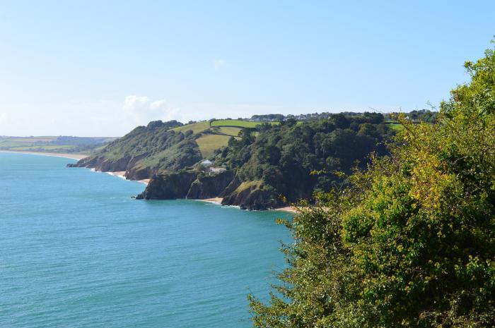 5 Court Cottage near Dartmouth, Devon. Two-bedroom holiday home near AONB. Stylish. Enclosed garden