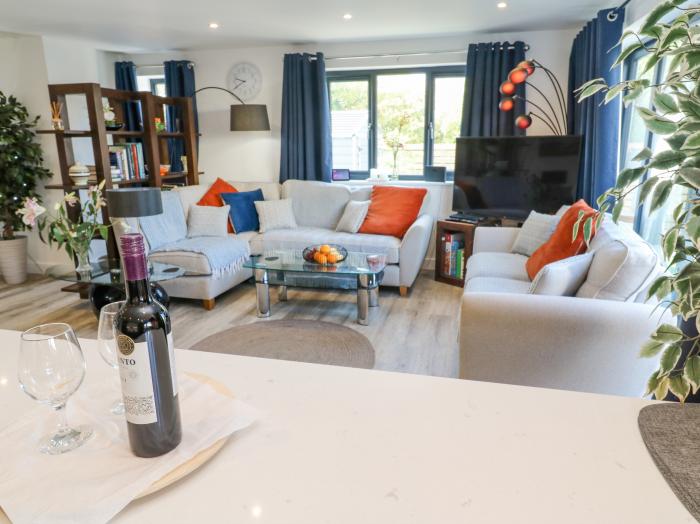 Lamorna, Pengersick near Praa Sands, Cornwall. Close to a beach, pub and shop. Off-road parking. TVs