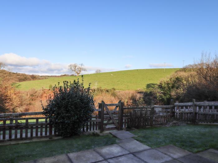 Fern Cottage, Muddiford near West Down, Devon. Near Exmoor National Park. Pet-friendly. Pretty views