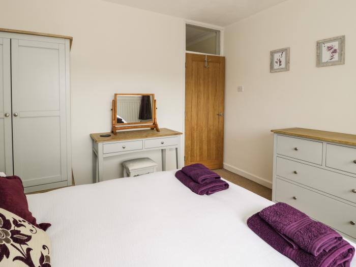 24 Dolithel in Bryncrug, Tywyn, Gwynedd. Smart TV. In a National Park. Off-road parking. North Wales