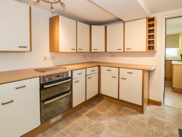 24 Dolithel in Bryncrug, Tywyn, Gwynedd. Smart TV. In a National Park. Off-road parking. North Wales