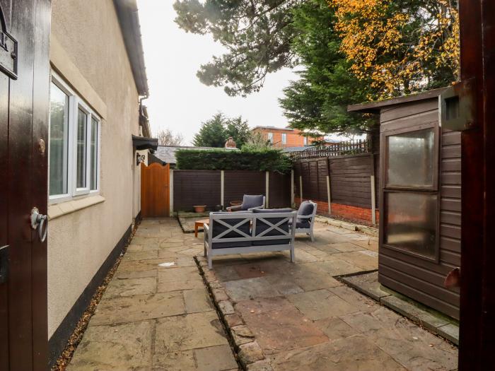 6D Clifton Drive in Lytham St. Annes, Lancashire. Close to amenities and a beach. Enclosed courtyard