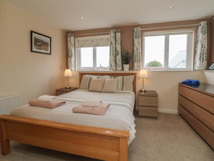 Lynmouth View, Lynmouth, Devon. Stunning sea views. Pet-free. Decking with furniture. Electric fire.