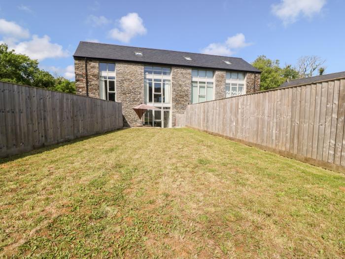 3 Pensyflog Barns in Porthmadog, Gwynedd. Four-bedroom cottage near the beach. Rural views. Stylish.