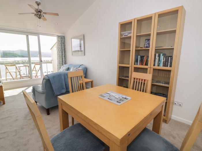 25 South Snowdon Wharf, Porthmadog, Gwynedd. Sea views. Perfect for birdwatching. Close to amenities