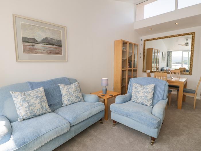 25 South Snowdon Wharf, Porthmadog, Gwynedd. Sea views. Perfect for birdwatching. Close to amenities