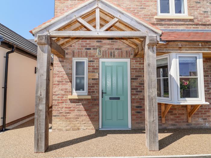 Fishermans Lodge nr Wilberfoss, East Riding of Yorkshire. Enclosed garden. Three-bedrooms. Smart TV.