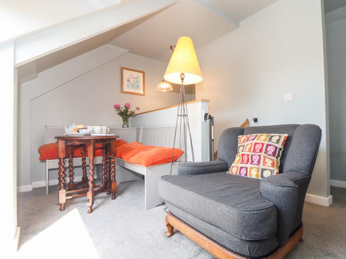 The Attic, Ruan Minor, Cornwall. Off-road parking. Smart TV. Close to amenities and beach. Sea view.