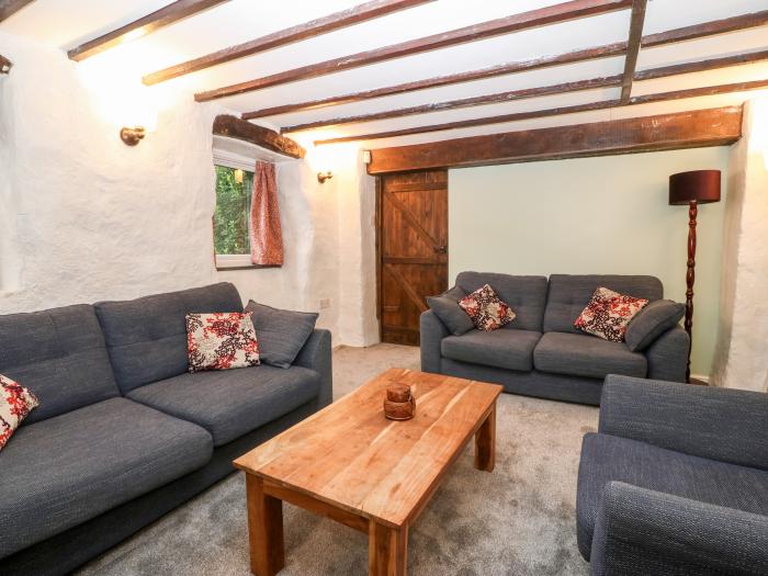 Is Y Graig, Beddgelert, Gwynedd. Pet-friendly. Character property. Woodburner. In National Park. TV.