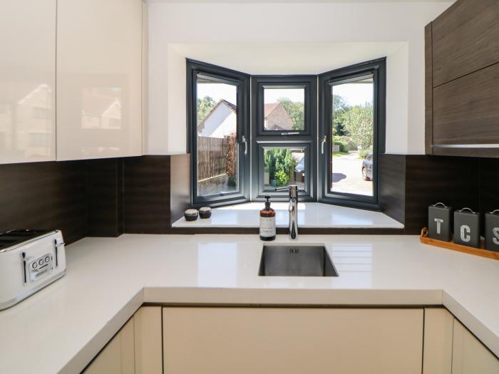 8 Abbey Lane Dell, Sheffield, South Yorkshire. Near National Park. Smart TV. Off-road parking. Dogs.