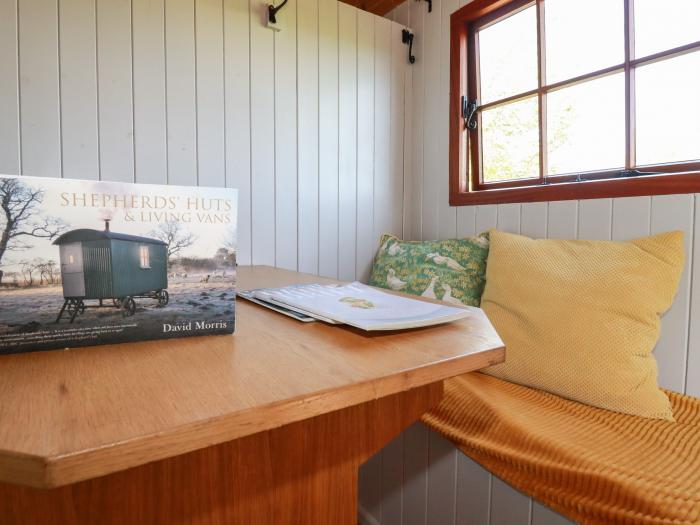 Puddle Duck Shepherds Hut, Crackington Haven